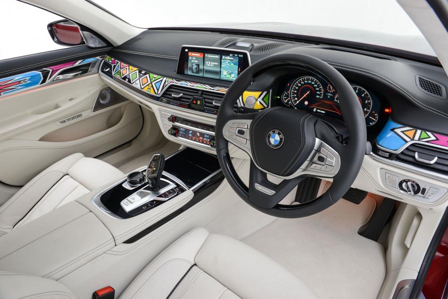 Интерьер BMW 750Li by Esther Mahlangu (G12) 2017 года  (фото 13 из 14)
